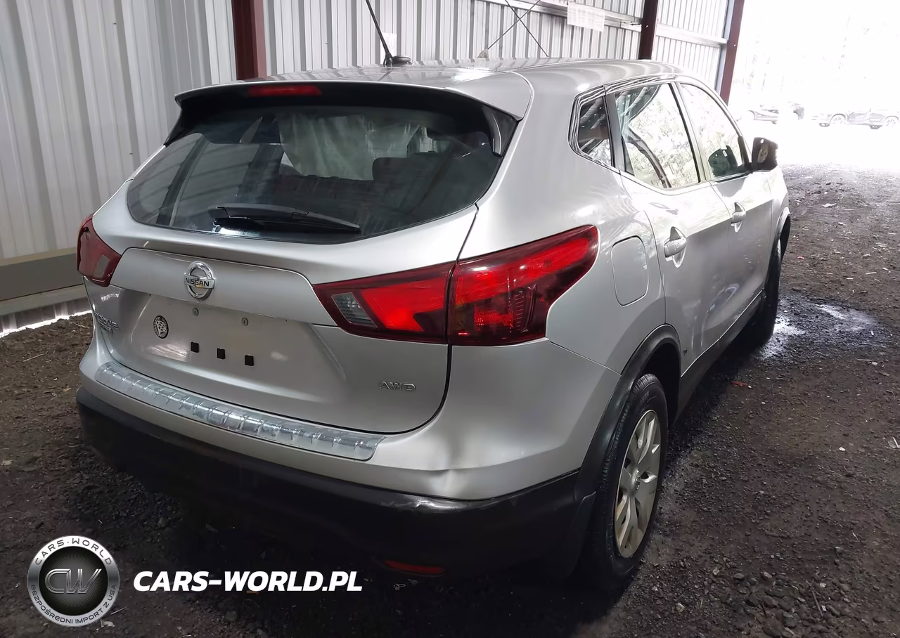 2018 Nissan Rogue Sport S VIN:JN1BJ1CR0JW289193 - 4