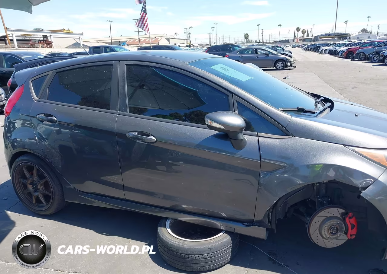 2018 Ford Fiesta St VIN:3FADP4GX7JM121846 - 13
