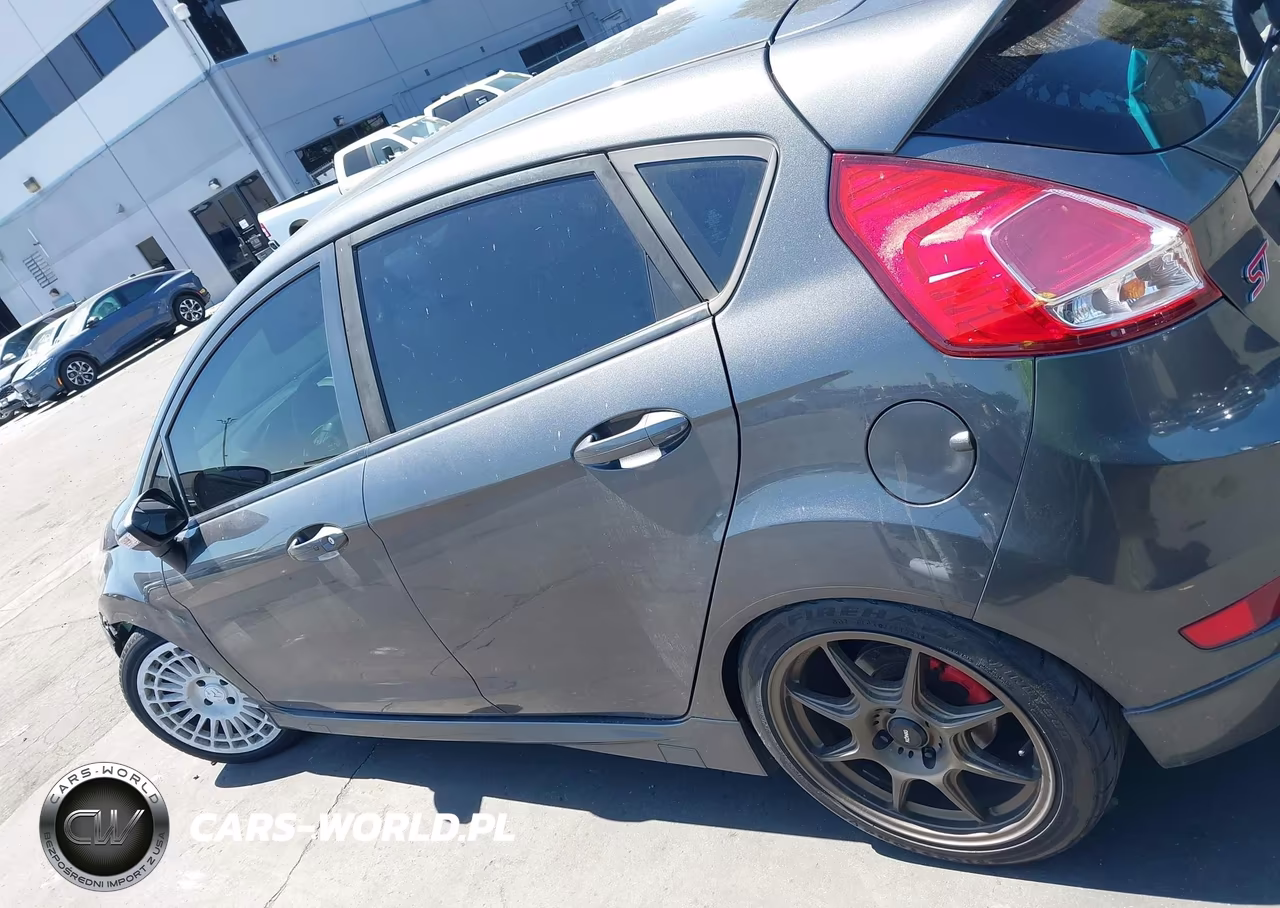 2018 Ford Fiesta St VIN:3FADP4GX7JM121846 - 14