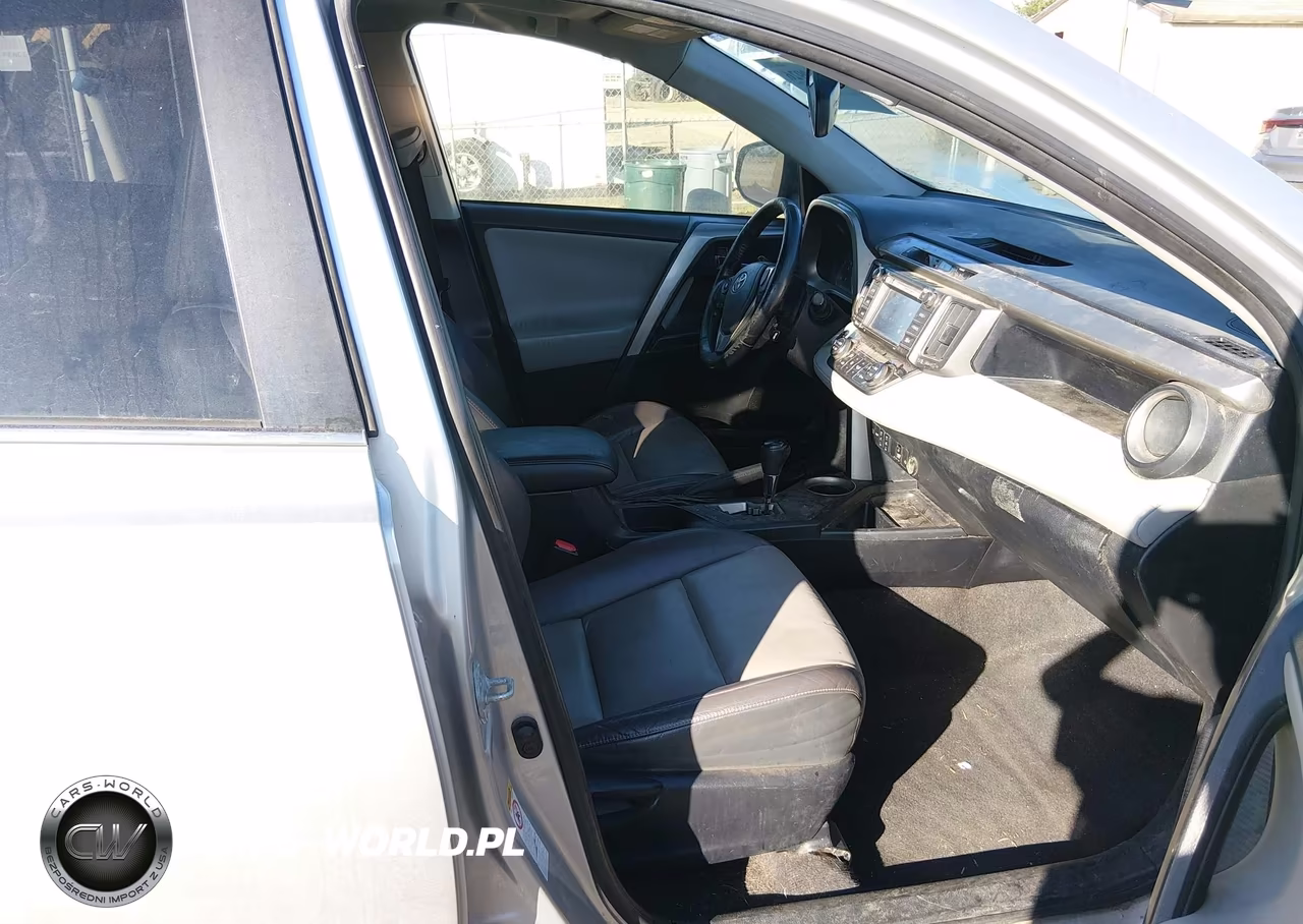 2015 Toyota Rav4 Limited VIN:JTMDFREV6FD171717 - 5