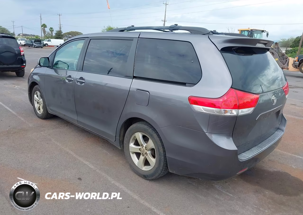 2011 Toyota Sienna Le V6-Le V6 Auto Access Seat VIN:5TDKK3DC1BS064217 - 3