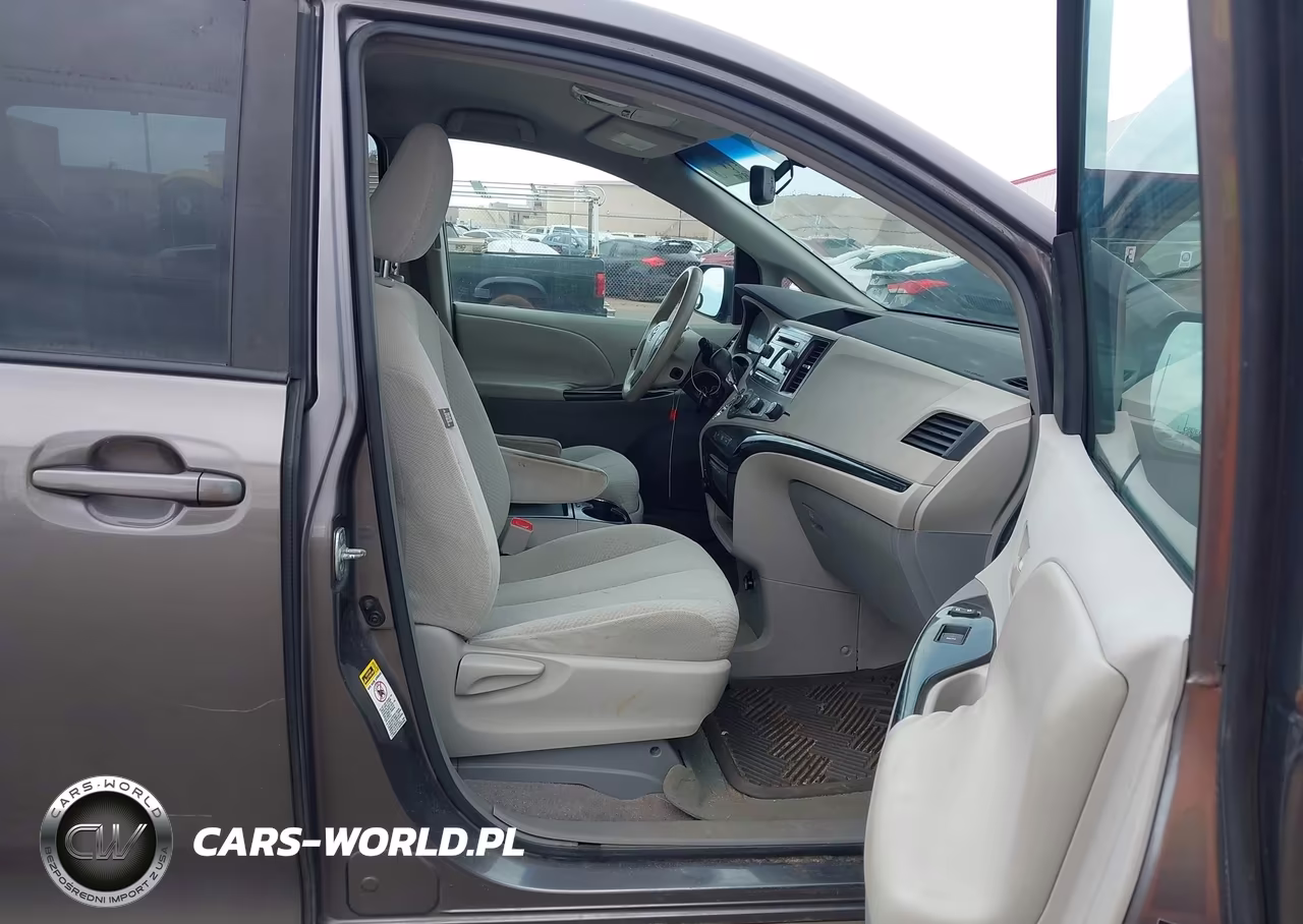 2011 Toyota Sienna Le V6-Le V6 Auto Access Seat VIN:5TDKK3DC1BS064217 - 5
