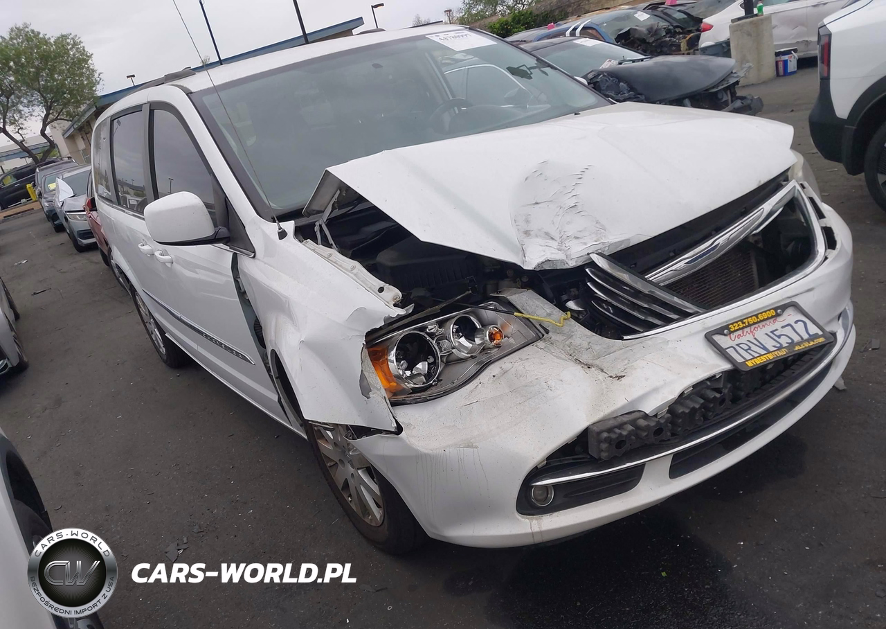 2016 Chrysler Town & Country Touring