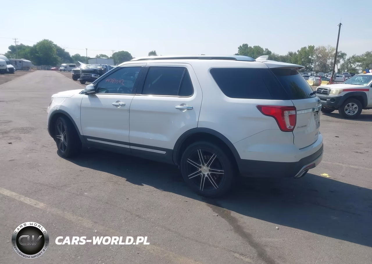 2017 Ford Explorer Platinum VIN:1FM5K8HT7HGC05830 - 3
