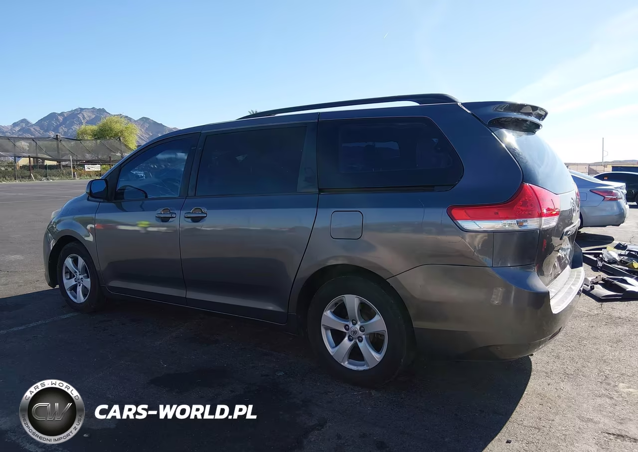 2013 Toyota Sienna Le V6 8 Passenger VIN:5TDKK3DC3DS338312 - 14