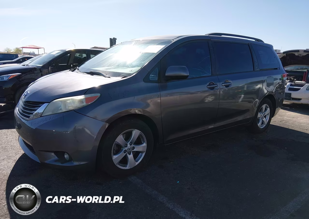 2013 Toyota Sienna Le V6 8 Passenger VIN:5TDKK3DC3DS338312 - 2