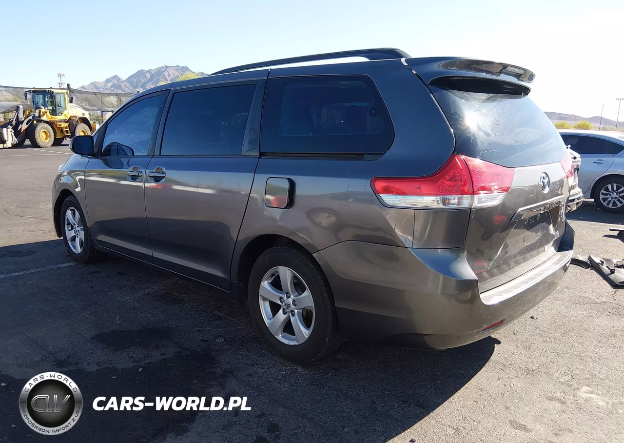 2013 Toyota Sienna Le V6 8 Passenger VIN:5TDKK3DC3DS338312 - 3