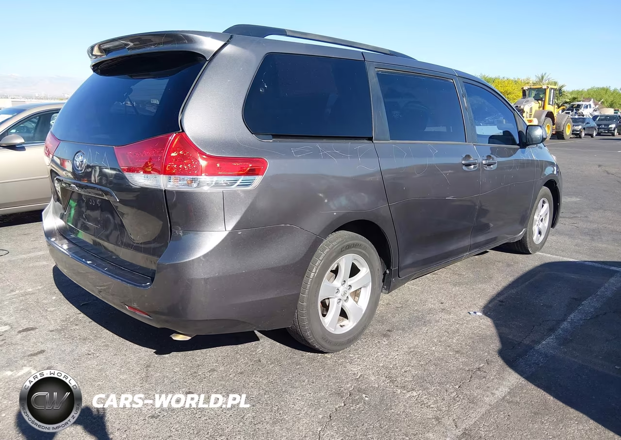 2013 Toyota Sienna Le V6 8 Passenger VIN:5TDKK3DC3DS338312 - 4