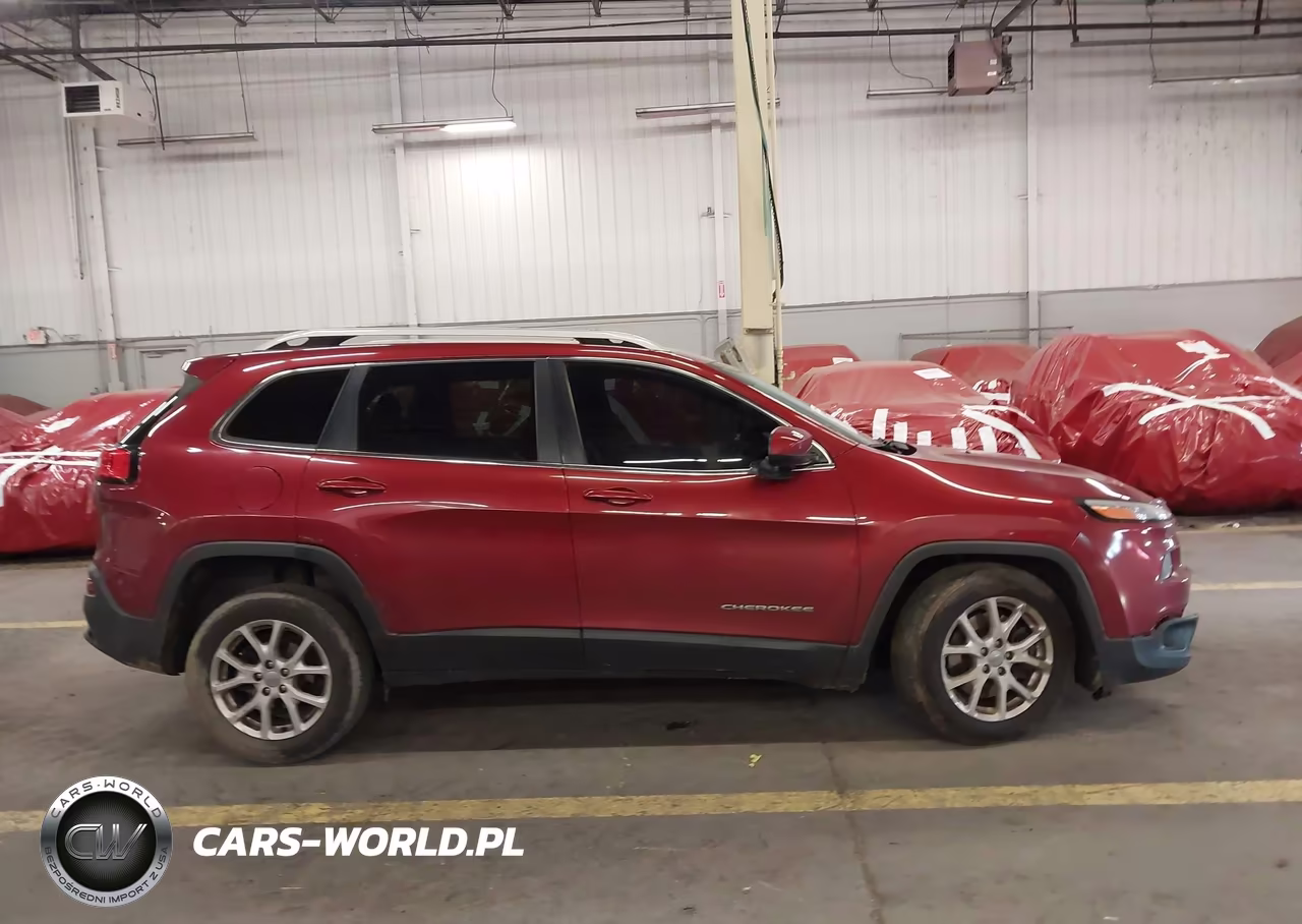 2015 Jeep Cherokee Latitude VIN:1C4PJLCB4FW694725 - 14
