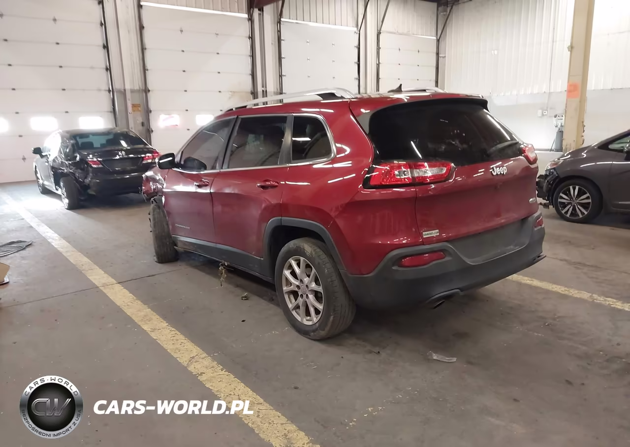 2015 Jeep Cherokee Latitude VIN:1C4PJLCB4FW694725 - 3