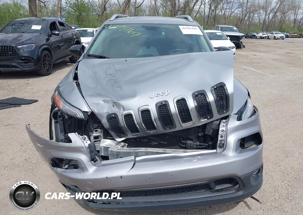 2015 Jeep Cherokee Latitude VIN:1C4PJMCS2FW545882 - 12