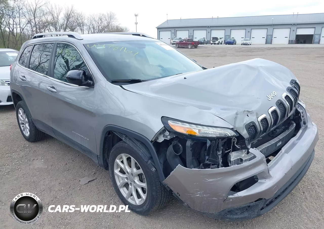 2015 Jeep Cherokee Latitude VIN:1C4PJMCS2FW545882 - 6