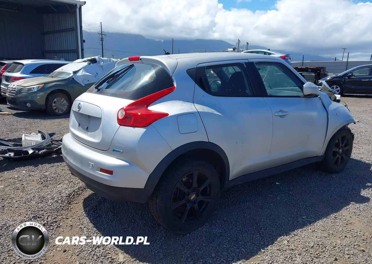 2014 Nissan Juke S VIN:JN8AF5MR6ET453168 - 4