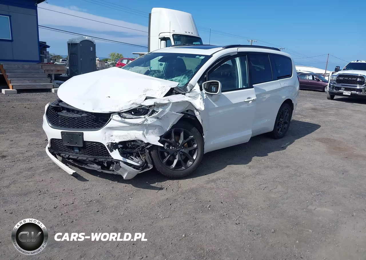 2022 Chrysler Pacifica Touring L VIN:2C4RC1BG3NR130480 - 2