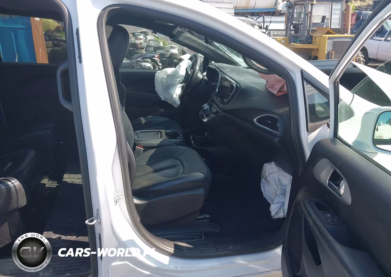 2022 Chrysler Pacifica Touring L VIN:2C4RC1BG3NR130480 - 5