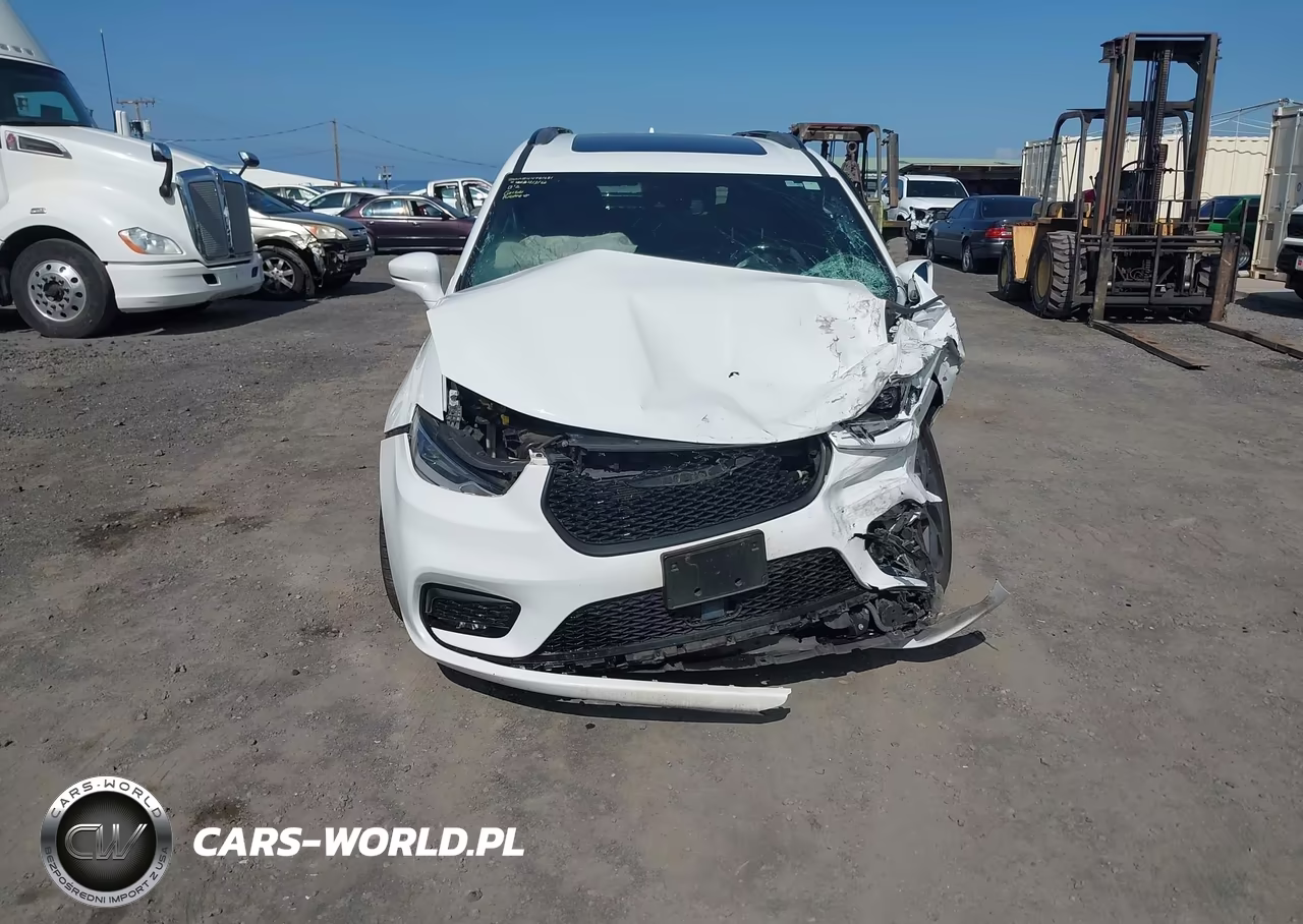 2022 Chrysler Pacifica Touring L VIN:2C4RC1BG3NR130480 - 6