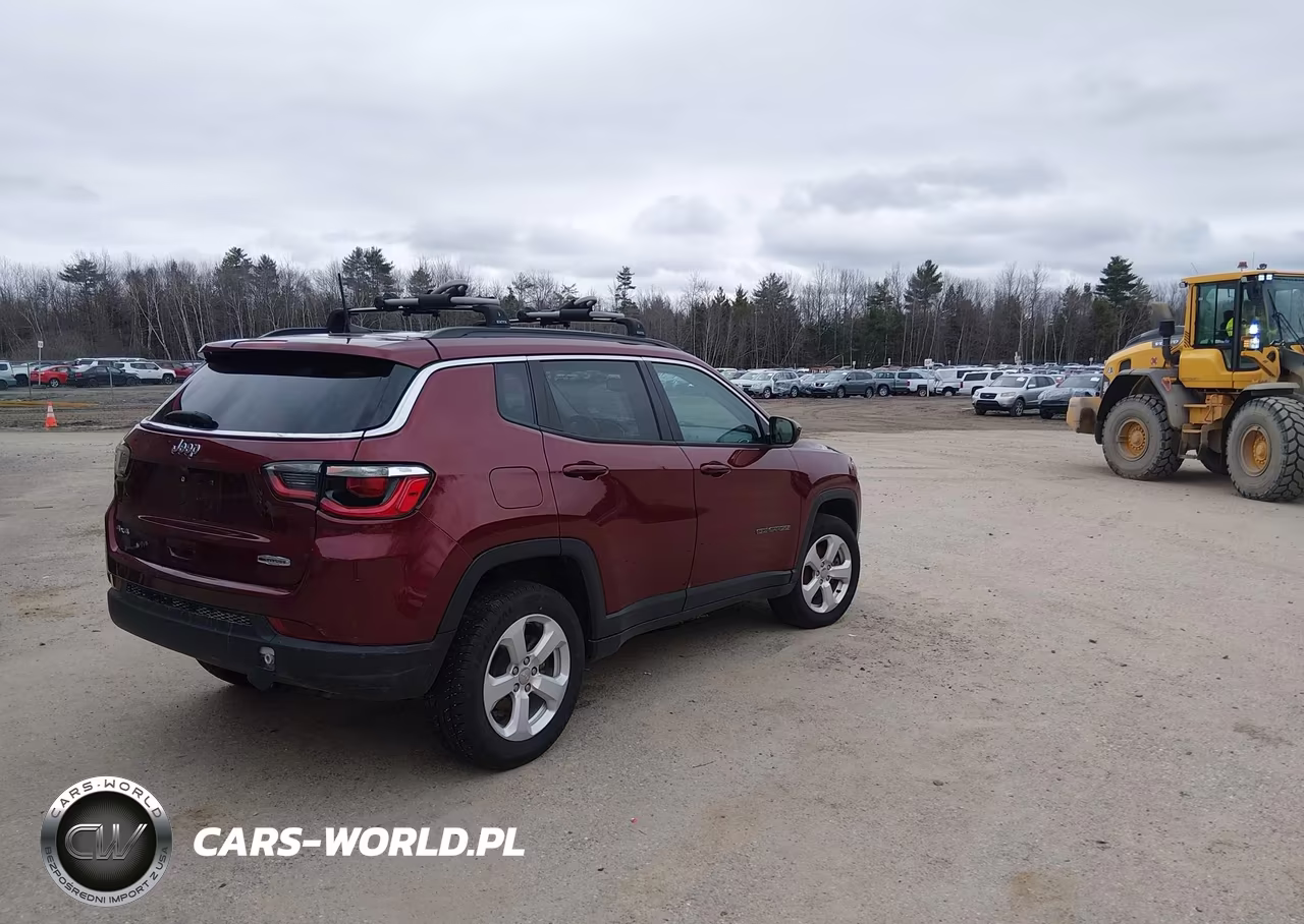 2020 Jeep Compass Latitude 4X4 VIN:3C4NJDBB9LT241183 - 4