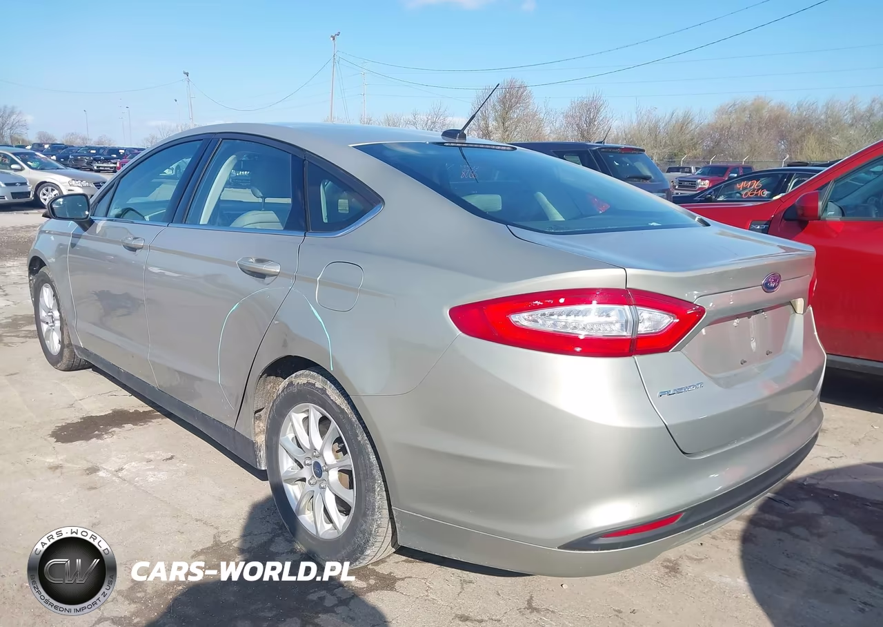 2015 Ford Fusion S VIN:3FA6P0G70FR204174 - 3