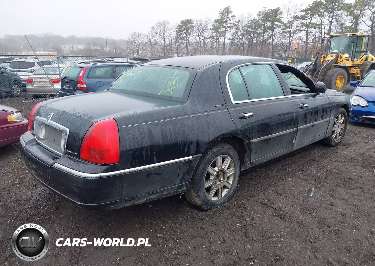 2007 Lincoln Town Car Executive L VIN:1LNHM84W87Y608148 - 4
