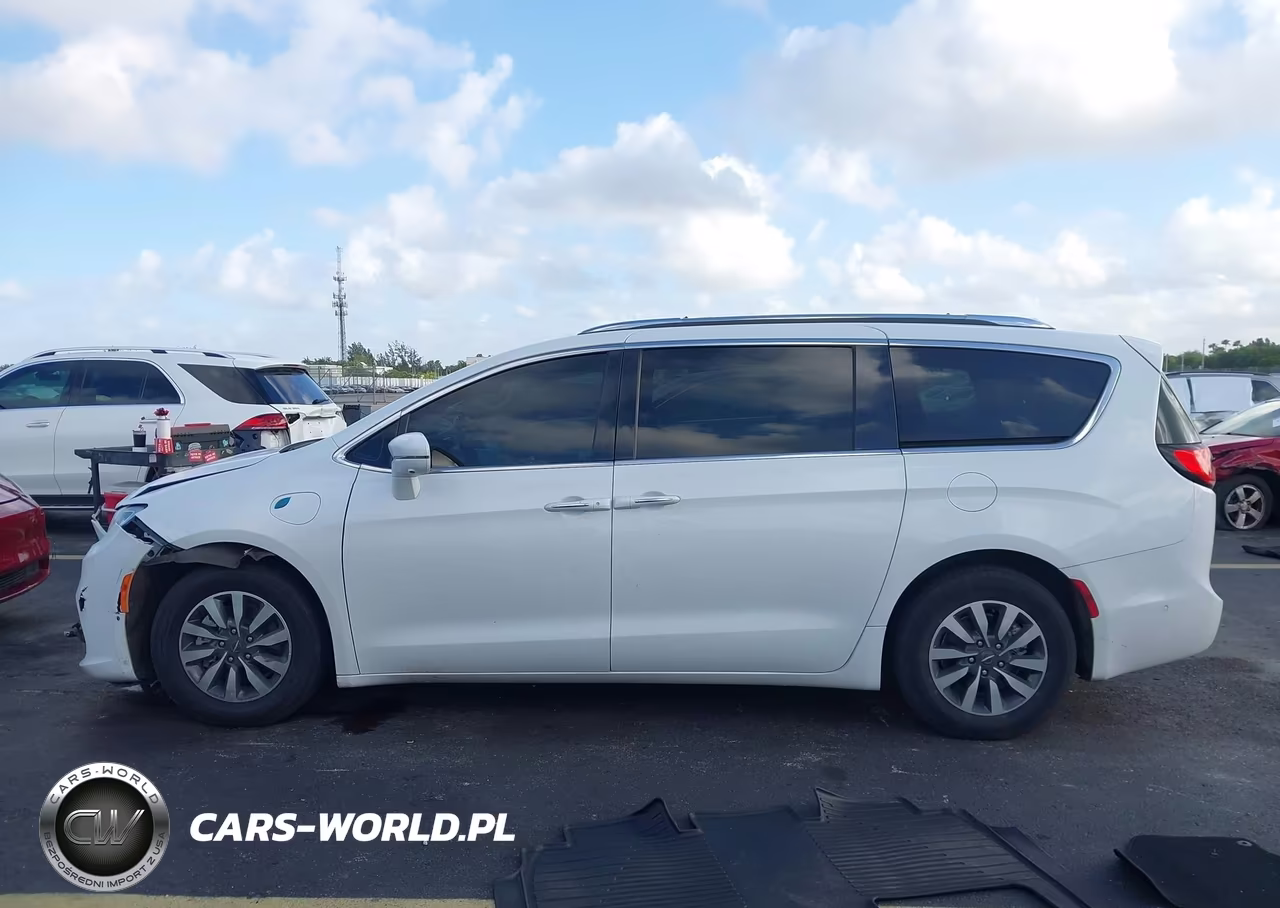 2021 Chrysler Pacifica Hybrid Touring L VIN:2C4RC1L77MR577021 - 14