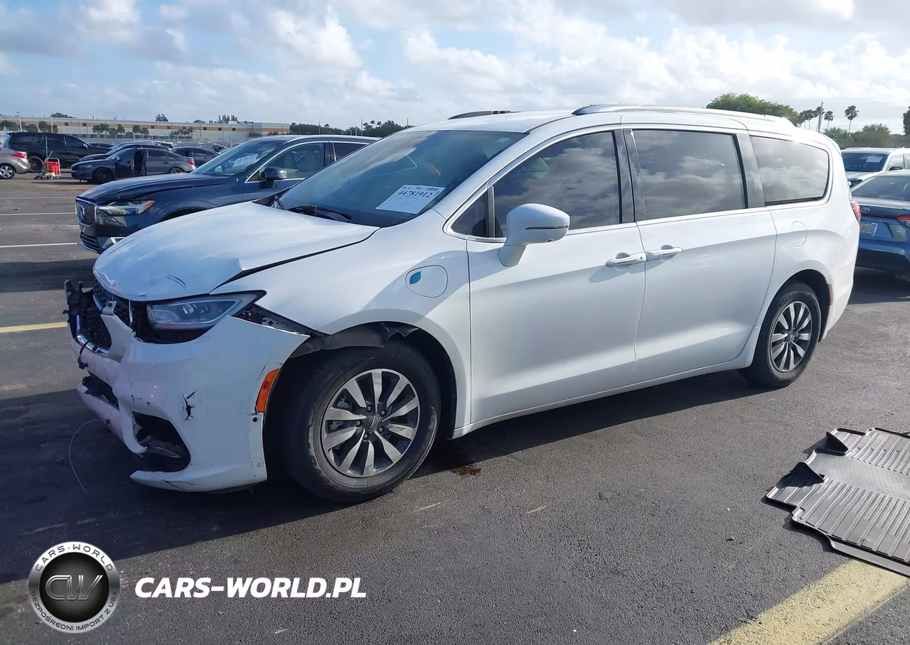 2021 Chrysler Pacifica Hybrid Touring L VIN:2C4RC1L77MR577021 - 2