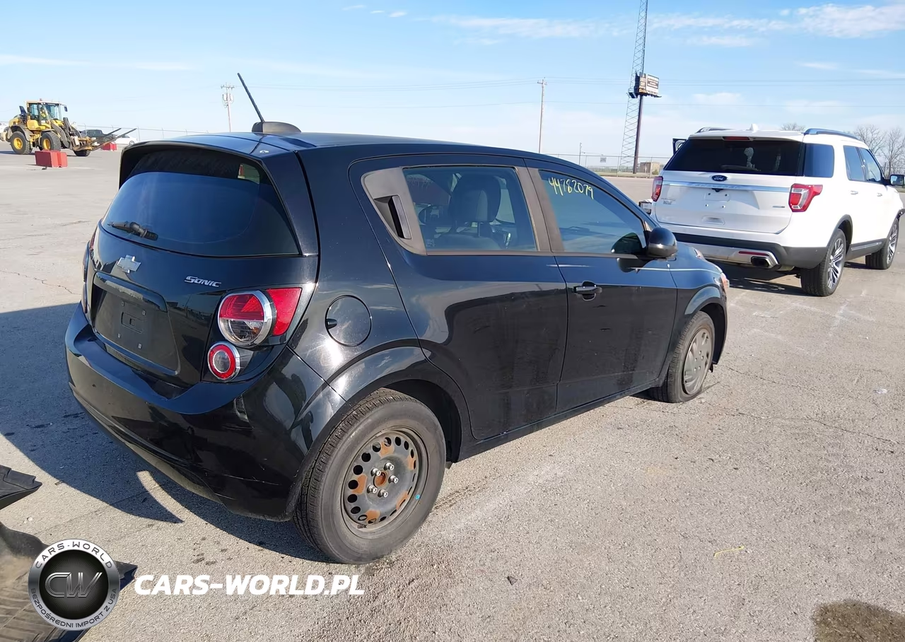 2016 Chevrolet Sonic Ls Manual VIN:1G1JB6SH2G4120270 - 4