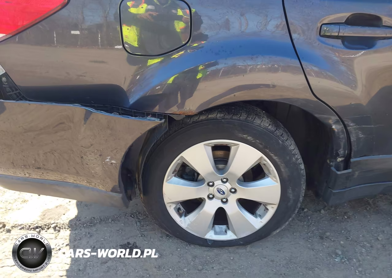 2011 Subaru Outback 2.5I VIN:4S4BRBACXB3415052 - 12