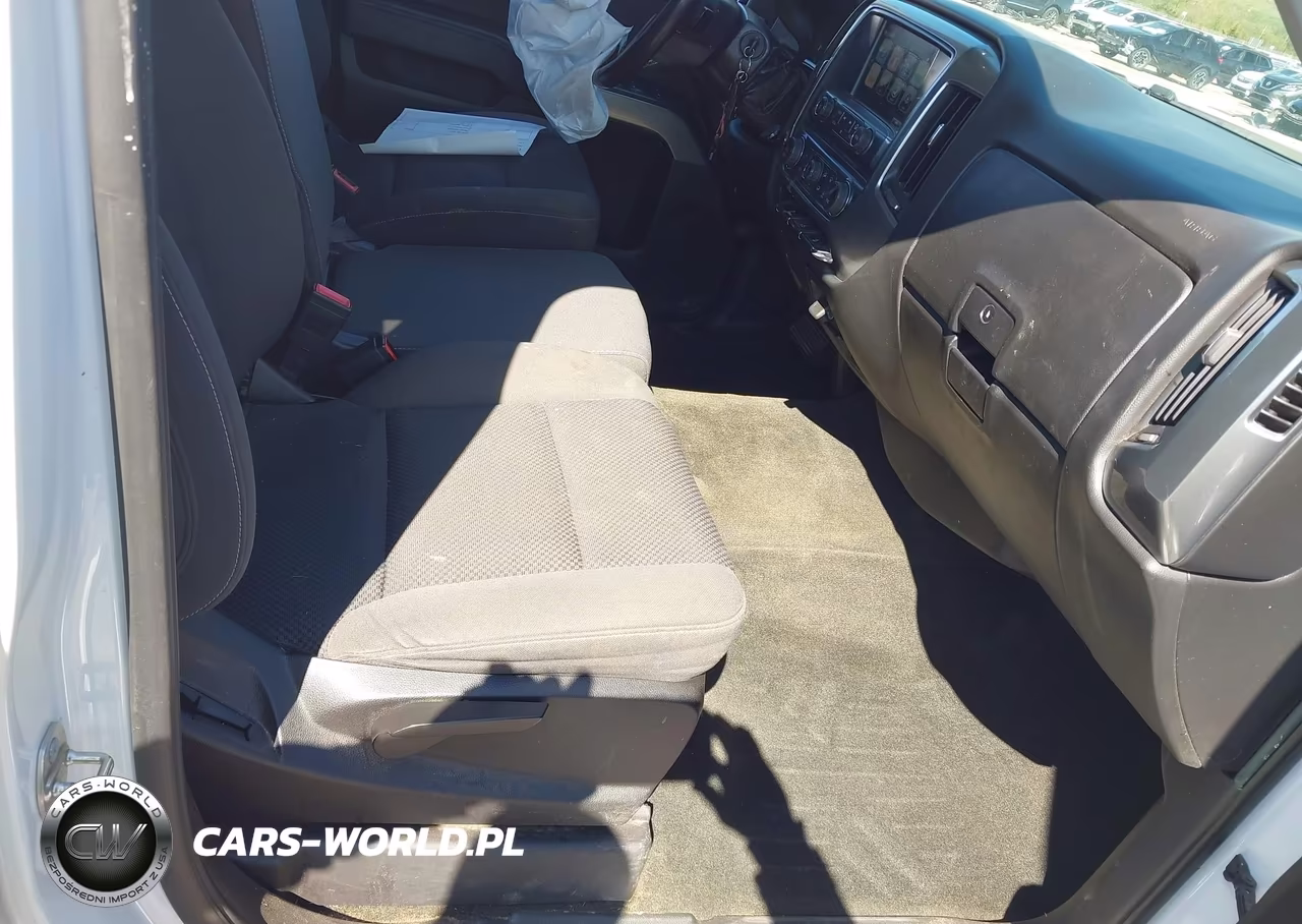 2018 Chevrolet Silverado 1500 2Lt VIN:3GCUKREC8JG155802 - 5
