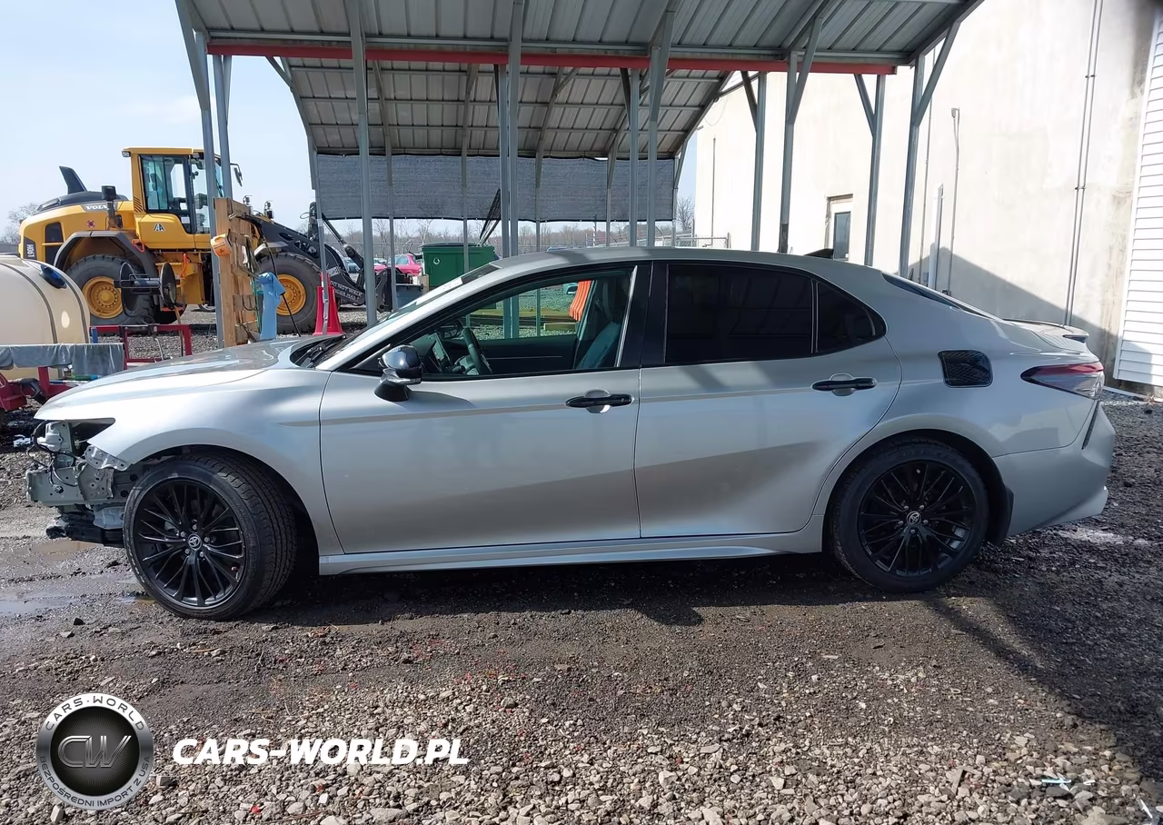 2022 Toyota Camry Nightshade Edition Hybrid VIN:4T1G31AK1NU044385 - 15