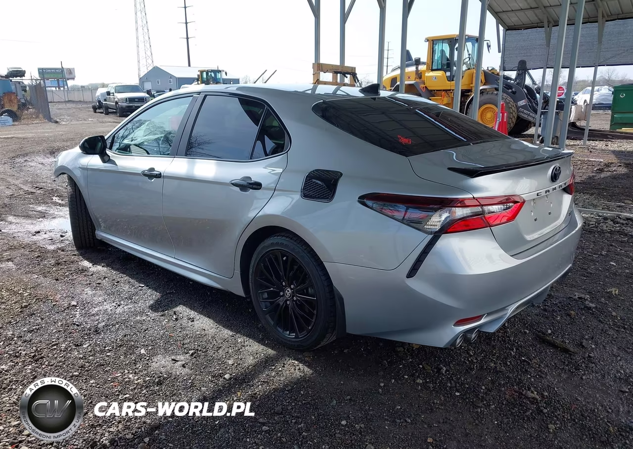 2022 Toyota Camry Nightshade Edition Hybrid VIN:4T1G31AK1NU044385 - 3