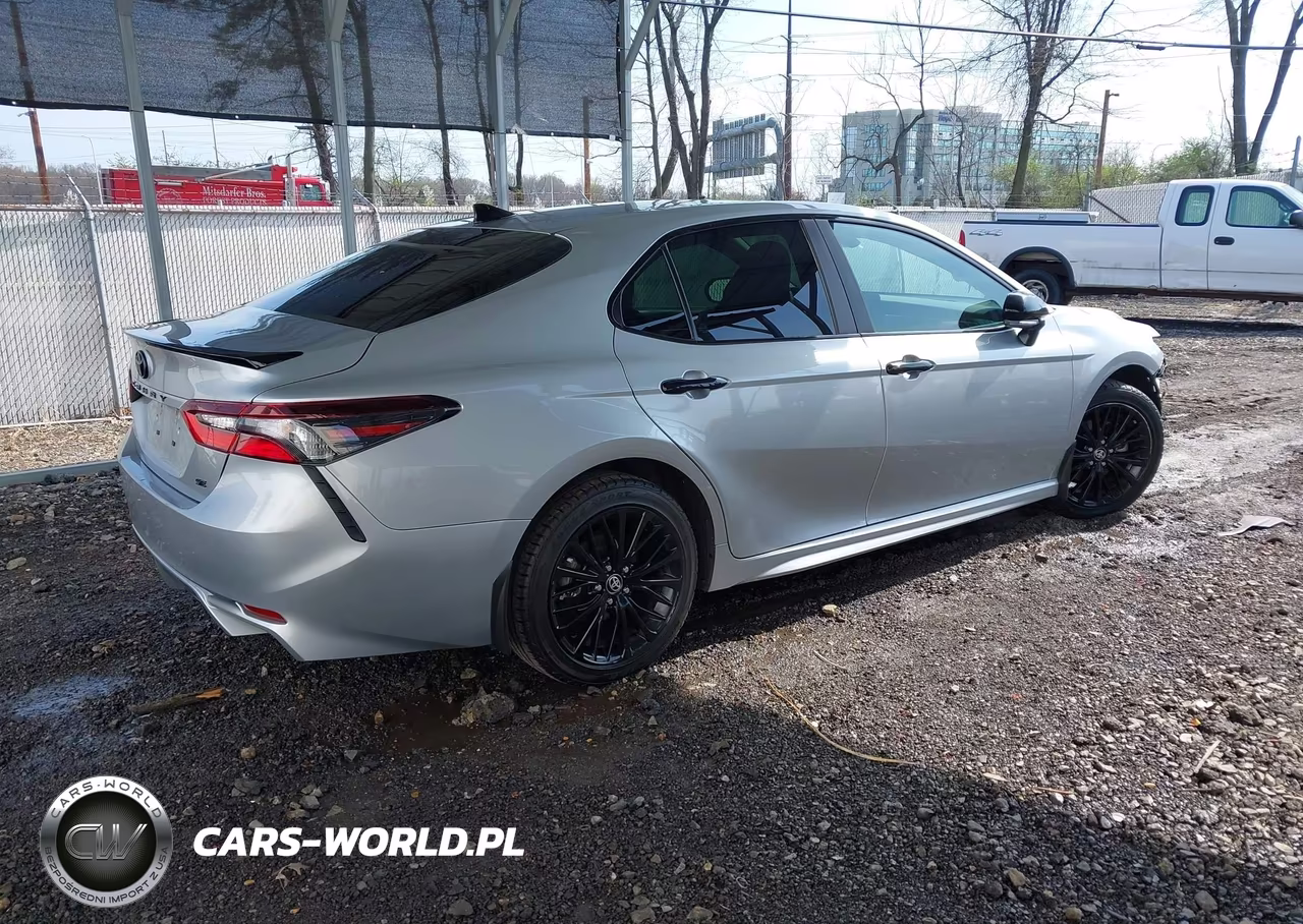 2022 Toyota Camry Nightshade Edition Hybrid VIN:4T1G31AK1NU044385 - 4