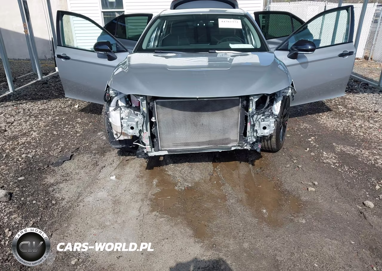 2022 Toyota Camry Nightshade Edition Hybrid VIN:4T1G31AK1NU044385 - 6