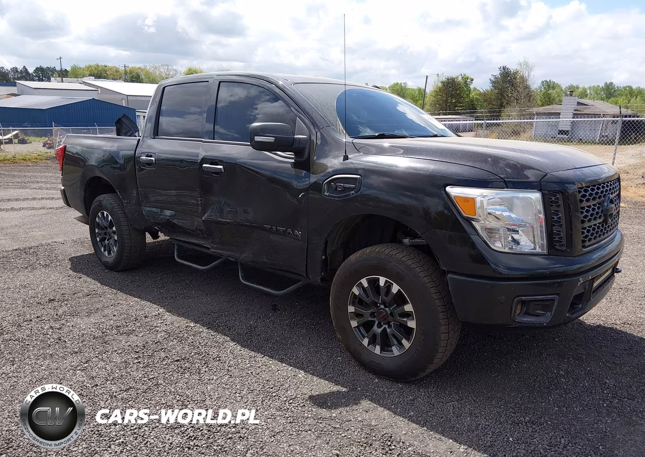 2017 Nissan Titan Sv