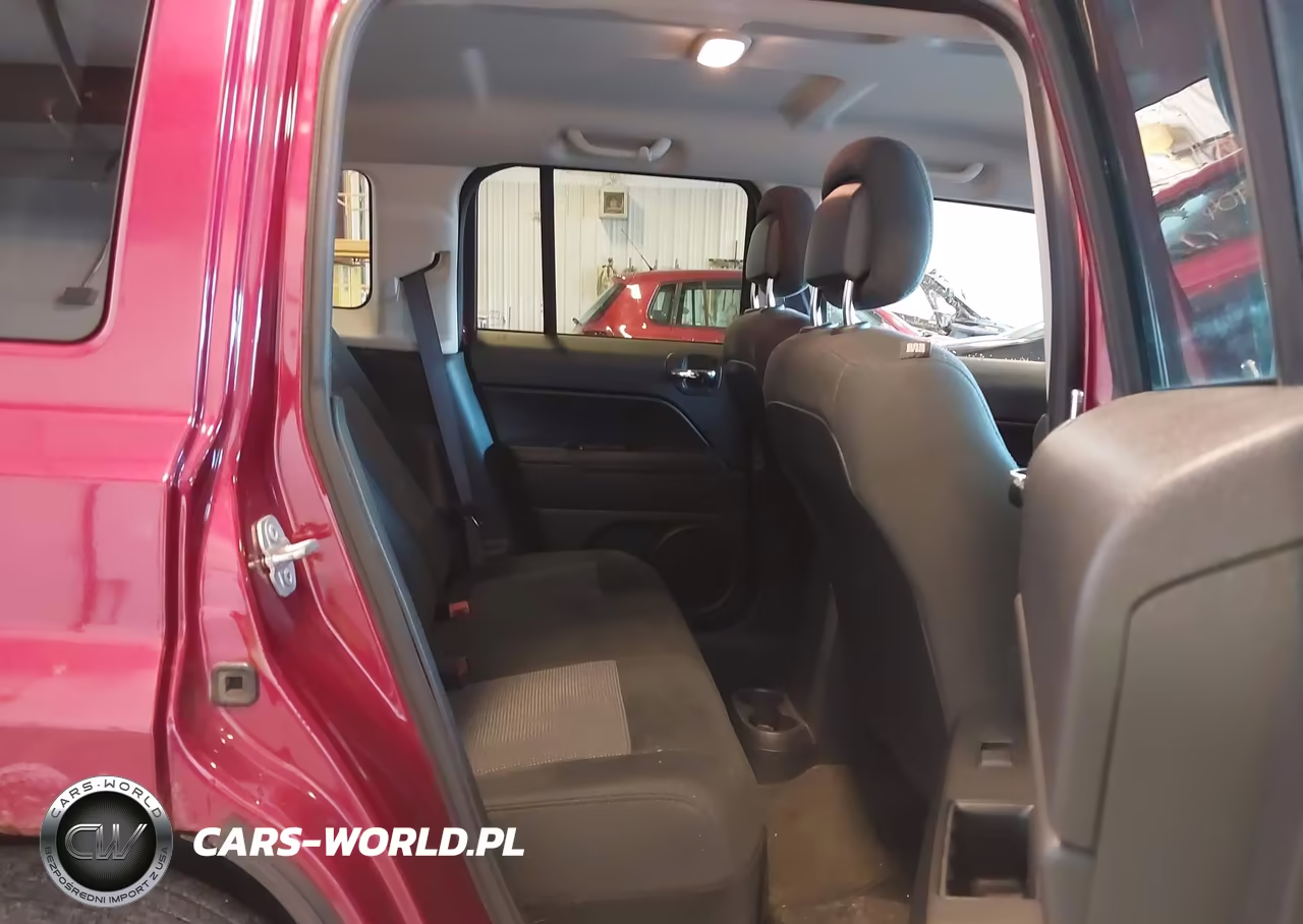 2016 Jeep Patriot Latitude VIN:1C4NJPFB8GD731749 - 8