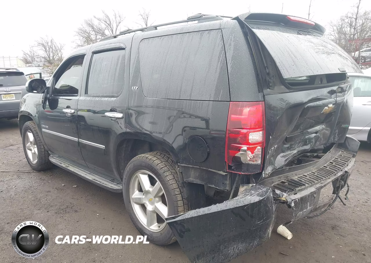2011 Chevrolet Tahoe Ltz VIN:1GNSKCE0XBR194782 - 3