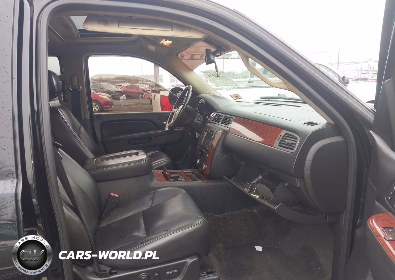 2011 Chevrolet Tahoe Ltz VIN:1GNSKCE0XBR194782 - 5