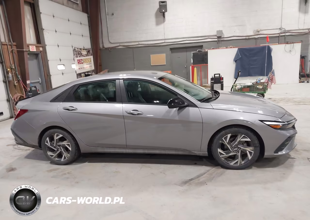 2025 Hyundai Elantra Sel Sport VIN:KMHLM4DG2SU961755 - 13
