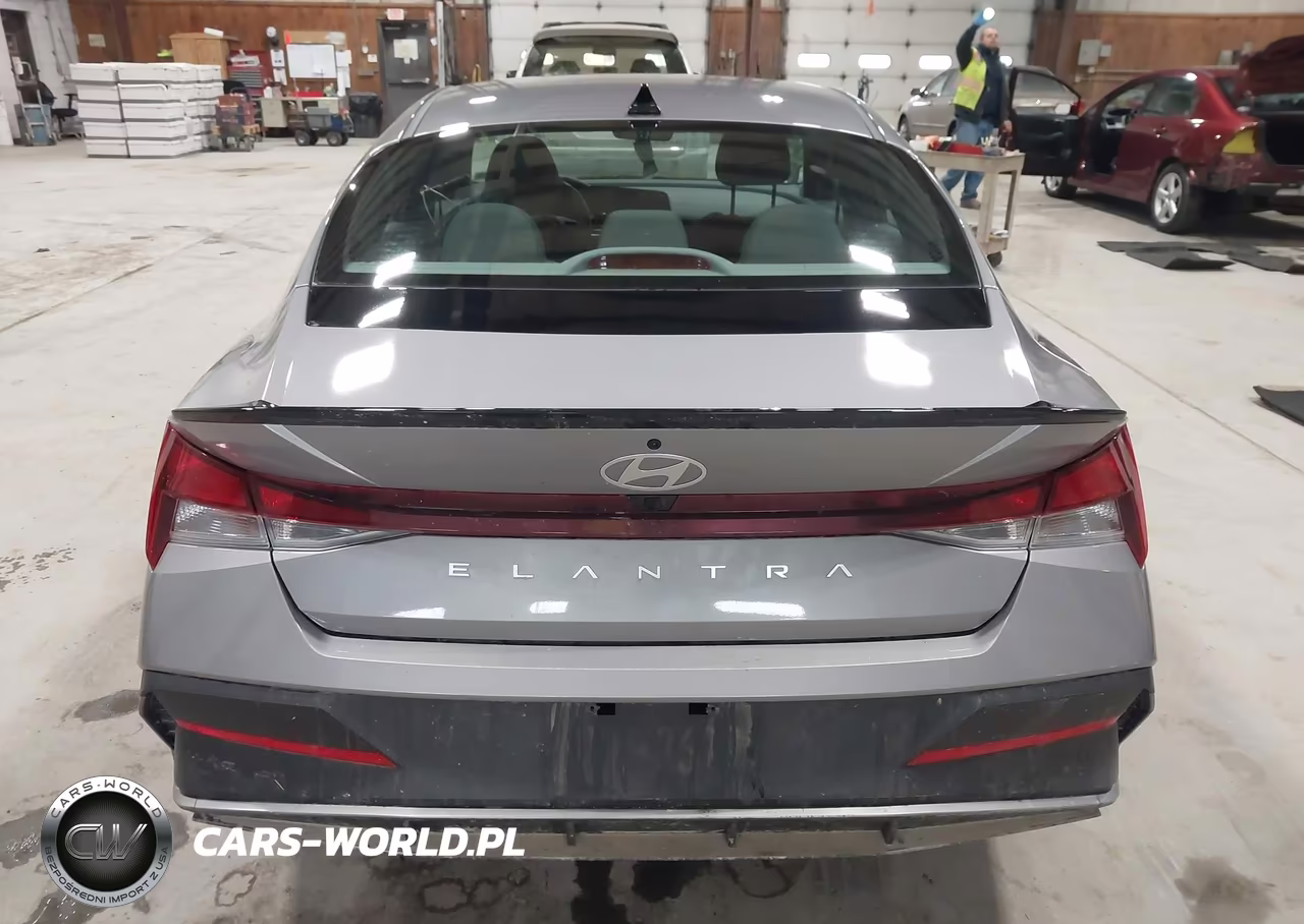 2025 Hyundai Elantra Sel Sport VIN:KMHLM4DG2SU961755 - 16
