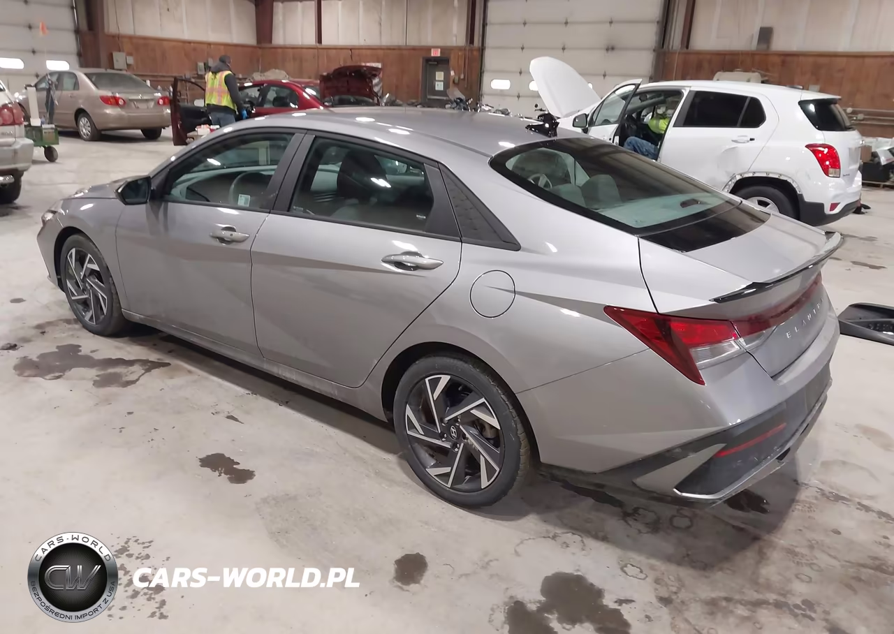 2025 Hyundai Elantra Sel Sport VIN:KMHLM4DG2SU961755 - 3