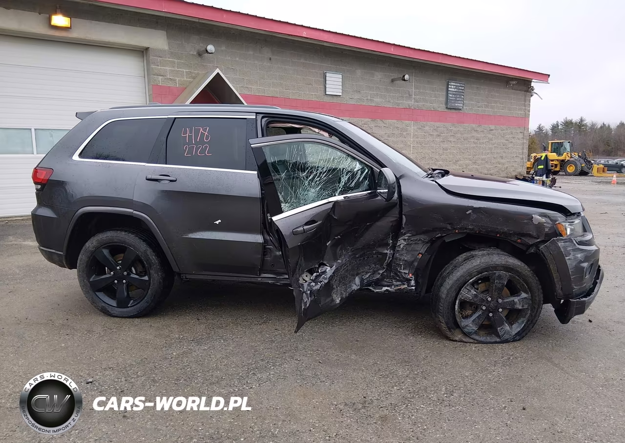 2015 Jeep Grand Cherokee Altitude VIN:1C4RJFAG2FC196033 - 13