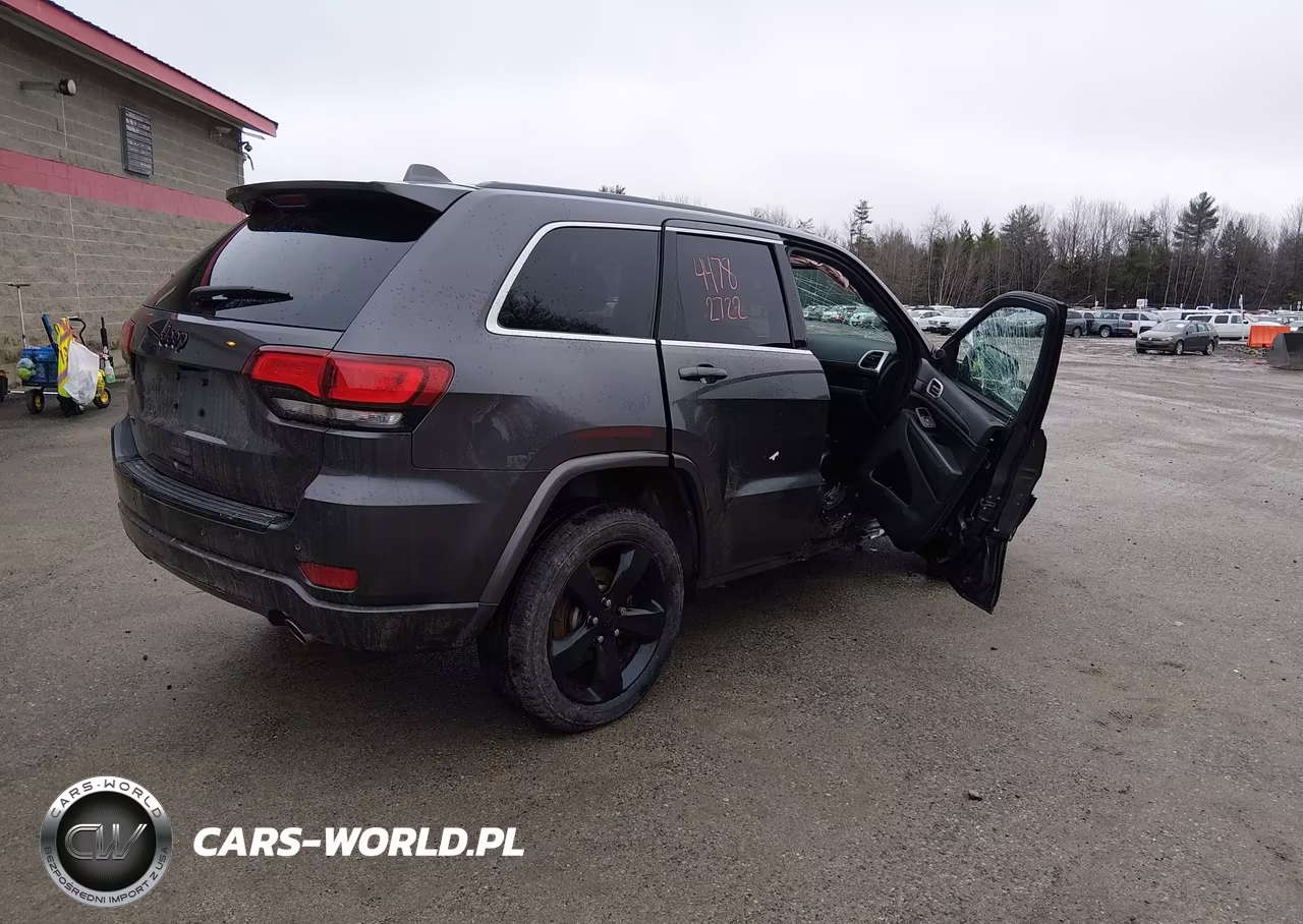 2015 Jeep Grand Cherokee Altitude VIN:1C4RJFAG2FC196033 - 4