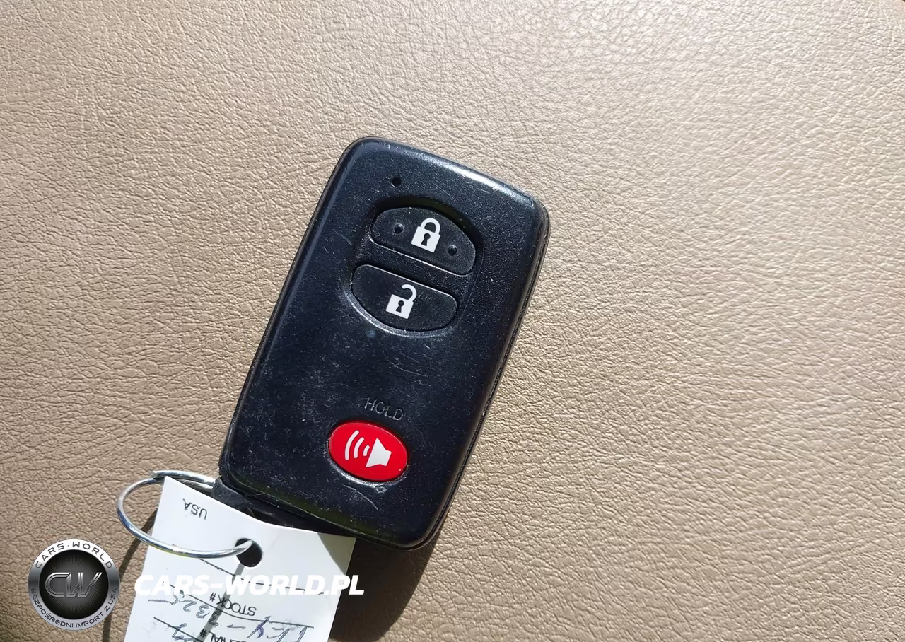 2014 Toyota Prius Three VIN:JTDKN3DU2E0385058 - 11