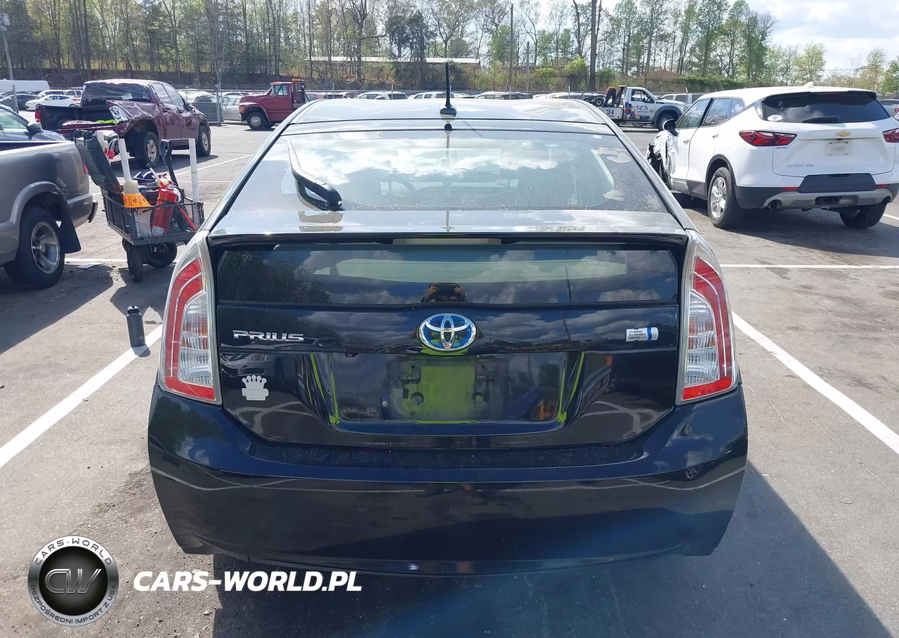 2014 Toyota Prius Three VIN:JTDKN3DU2E0385058 - 16