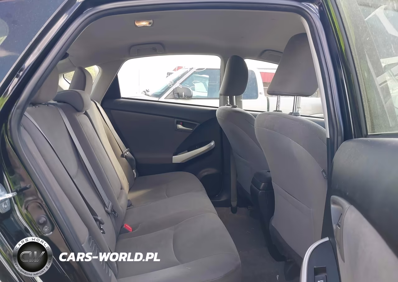 2014 Toyota Prius Three VIN:JTDKN3DU2E0385058 - 8