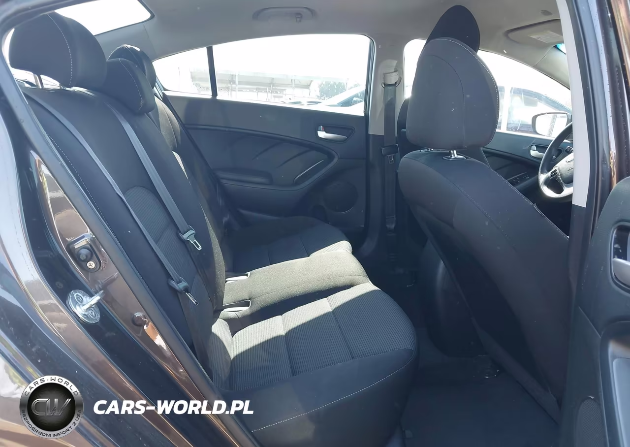 2018 Kia Forte Lx VIN:3KPFK4A71JE174689 - 8