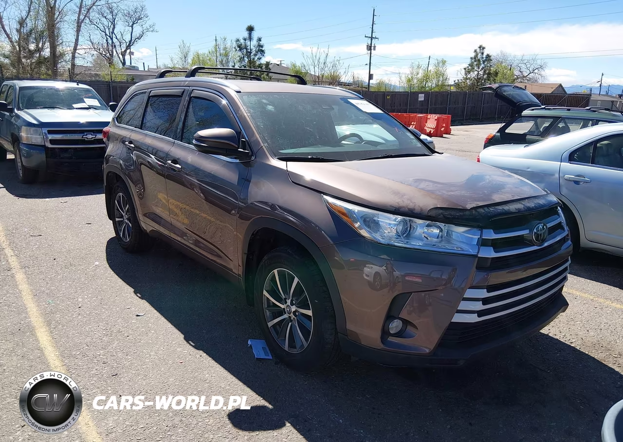 2017 Toyota Highlander Se – zdjęcie 1 z 16