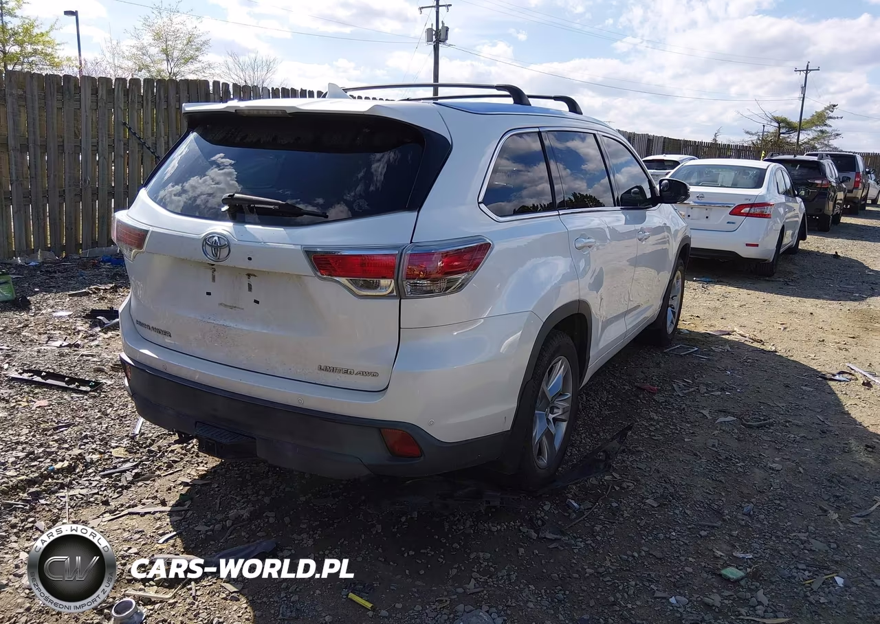 2015 Toyota Highlander Limited Platinum V6 VIN:5TDDKRFH6FS118041 - 4