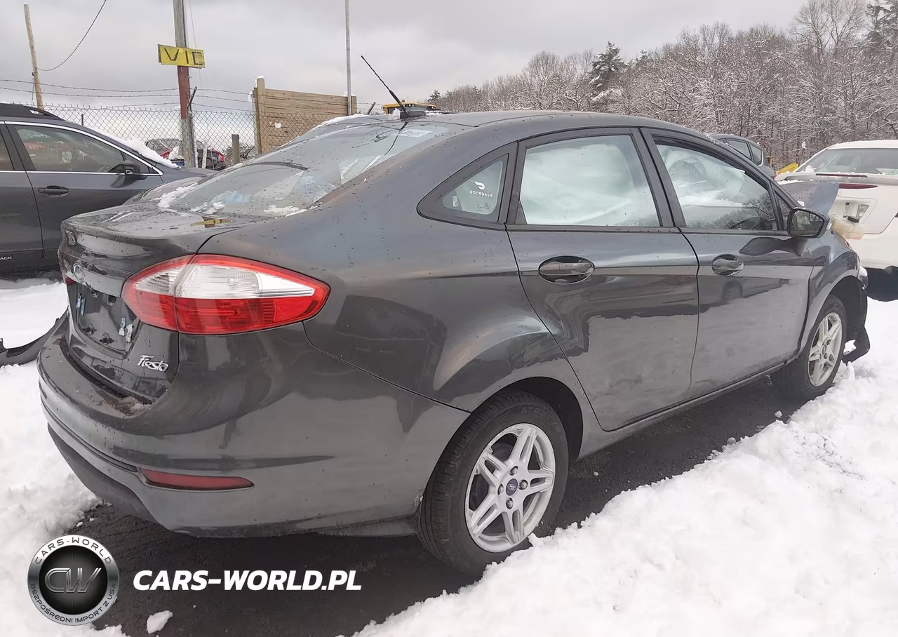 2018 Ford Fiesta Se VIN:3FADP4BJ5JM124084 - 4