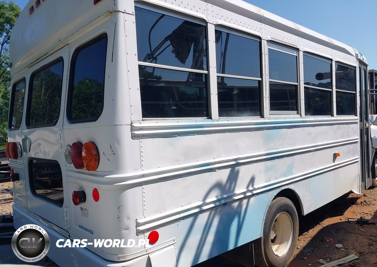 2006 Chevrolet Express Cutaway Work Van VIN:1GBJG31U061132749 - 4
