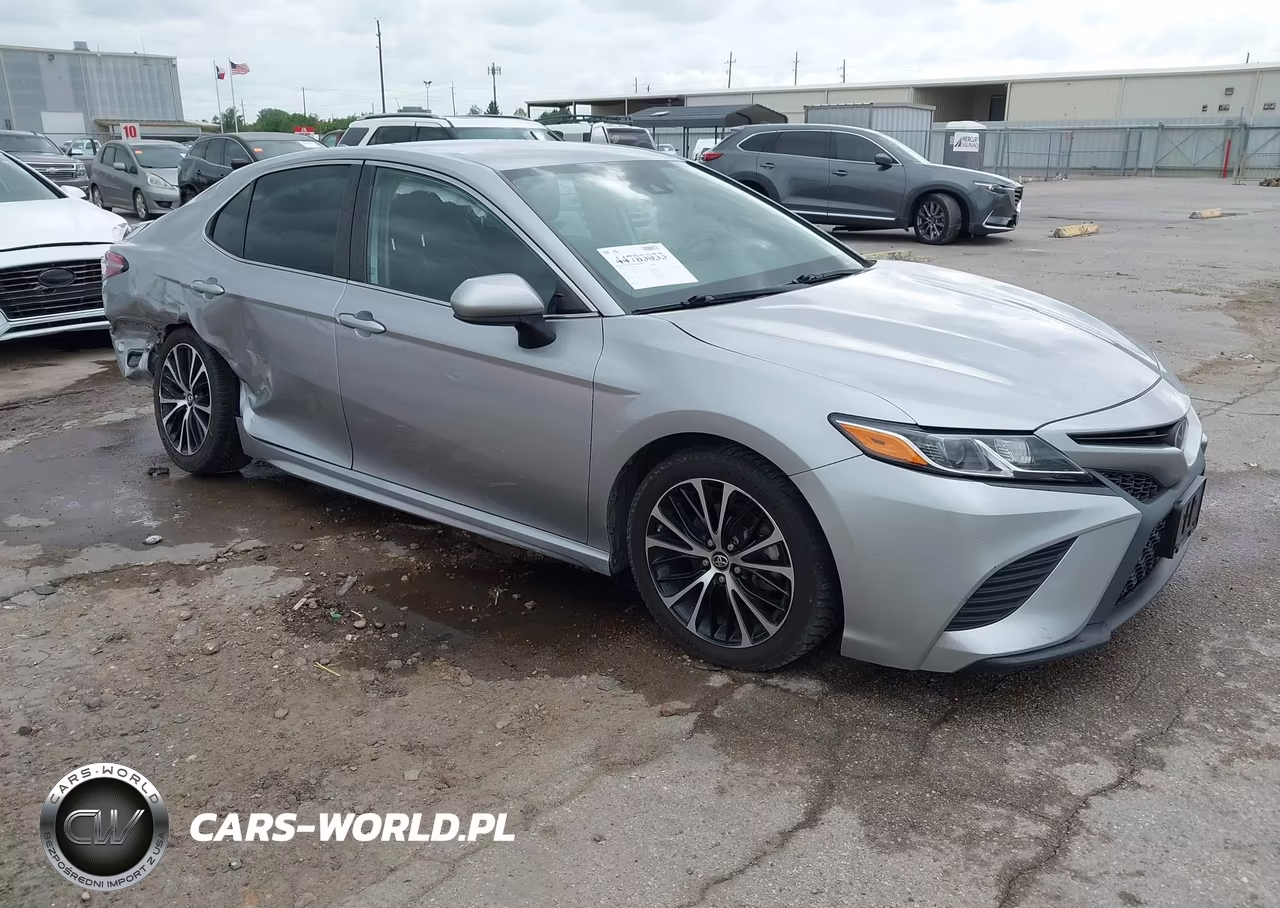 2019 Toyota Camry Se – zdjęcie 1 z 17